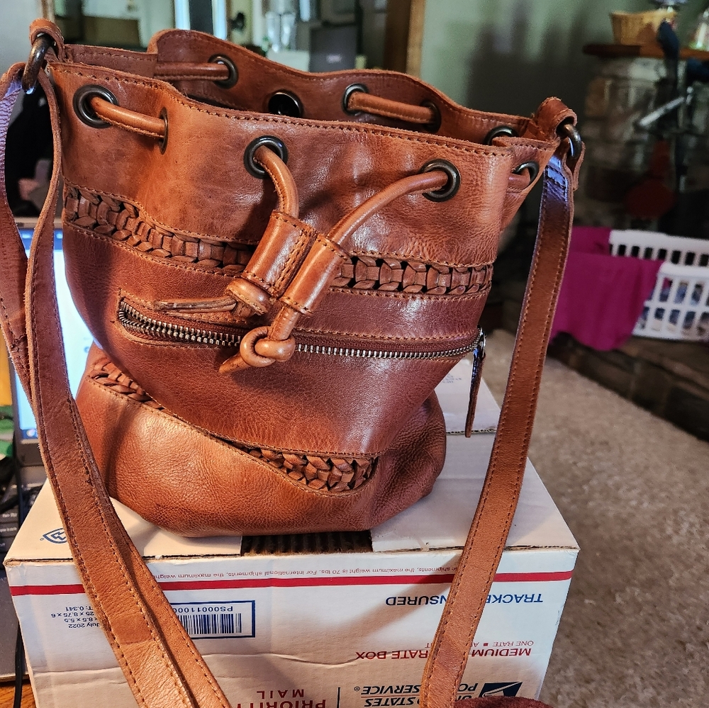 Beautiful Vilenca Holland Leather Bucket Bag FIRM PRICE PLEASE NEW FROM BOUTIQUE